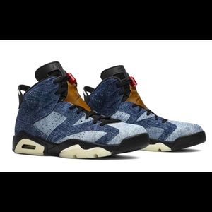 BRAND NEW IN BOX-AIR JORDAN 6 RETRO SNEAKERS